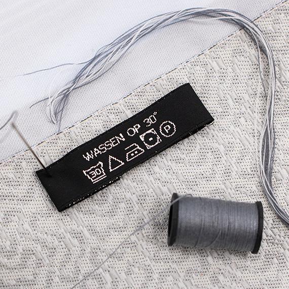 Etiqueta tejida con logotipo personalizado 15 mm