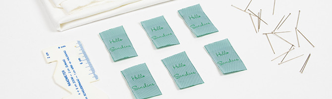 Etiquetas para coser tafetán "Hello Sunshine"